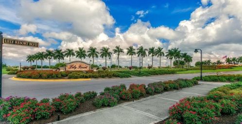 8580 Mystic Greens Way, Naples FL 34113-0607 exterior