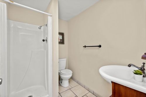 1492 Prospect Rd, Pittsburgh PA 15227-3733 exterior