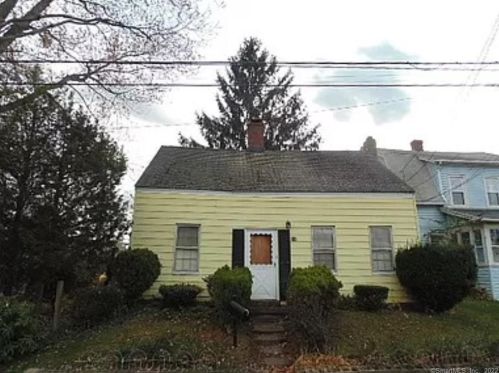 215 Buckingham Ave, Milford, CT 06460-4842