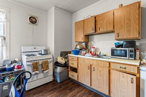 121 Bausman St, Pittsburgh PA 15210-2084 exterior