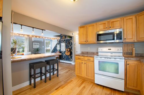 129 Massachusetts Ave, Portland ME  04102-2515 exterior