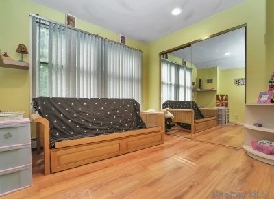 8 White Spruce Cir, Commack NY 11725-4323 exterior