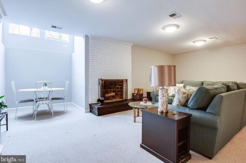 7308 Aynsley Ln, Mc Lean VA 22102-2931 exterior