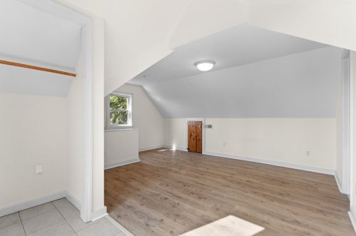 2133 Beckert Ave, Pittsburgh PA 15212-1408 exterior