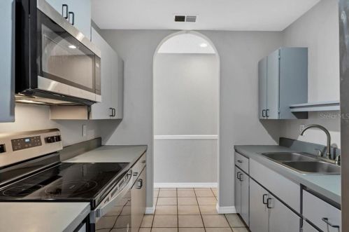 8718 Fish Lk Rd, Tampa FL 33619-4967 exterior