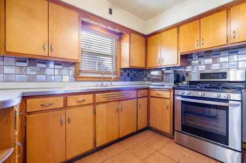 9008 Sacramento, Chicago IL 60805-1332 exterior