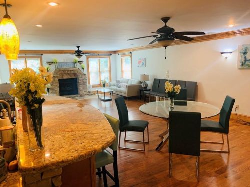 4081 Ashford Dunwoody Rd, Atlanta GA  30319-1542 exterior