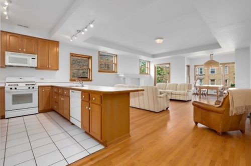 839 Ainslie St, Chicago, IL 60640-3941