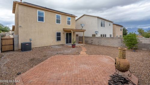 2213 Mcconnell Dr, Tucson AZ 85710-8091 exterior