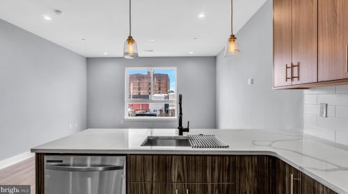 2432 Hancock St, Philadelphia PA 19148-3331 exterior