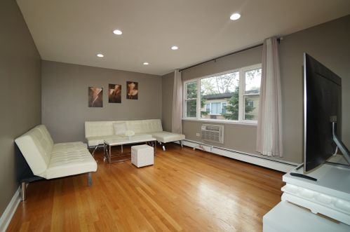 1714 Touhy Ave, Chicago, IL 60626-5957