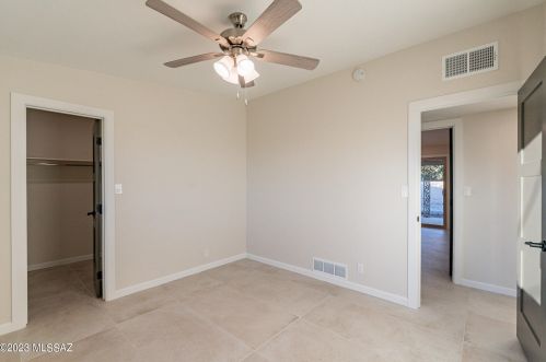 5862 Camino Arenosa, Tucson AZ  85718-4650 exterior