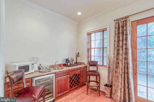 124 Bainbridge St, Philadelphia PA 19147-1866 exterior