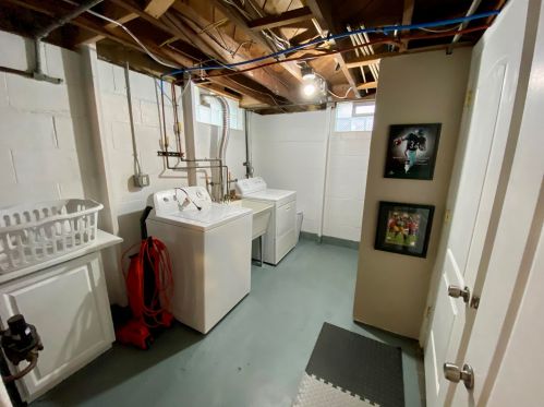 8707 Stuth Ave, Milwaukee WI 53227-3743 exterior