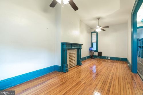 941 4th St, Philadelphia PA  19147-6603 exterior