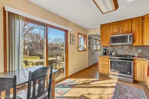 53 Berkshire Dr, Bull Valley, IL 60014-3212