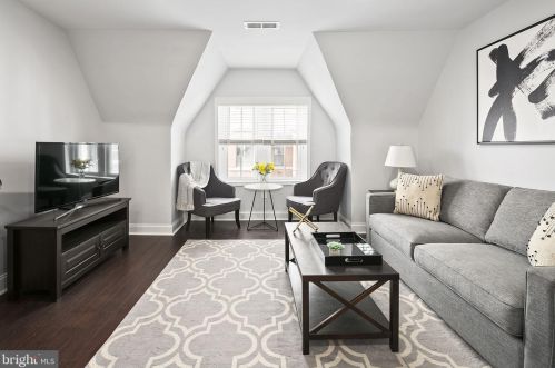 1409 Hopkins St, Washington DC 20036-5922 exterior