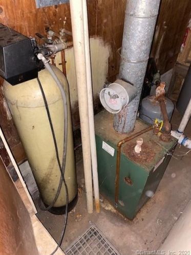 74 Chittenden Rd, Deep River CT 06419-2415 exterior