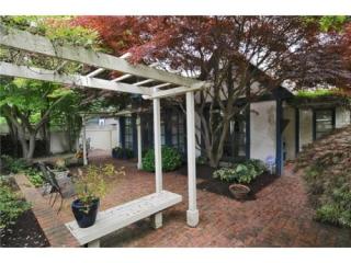 3218 10th Ave, Seattle, WA 98119-1822