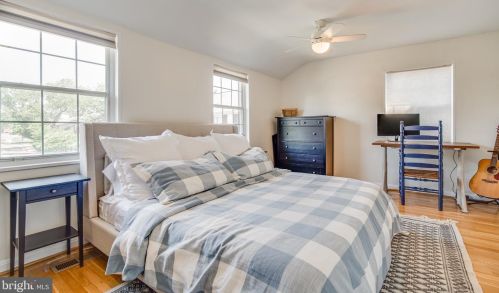 3737 Jason Ave, Alexandria VA 22302-1811 exterior