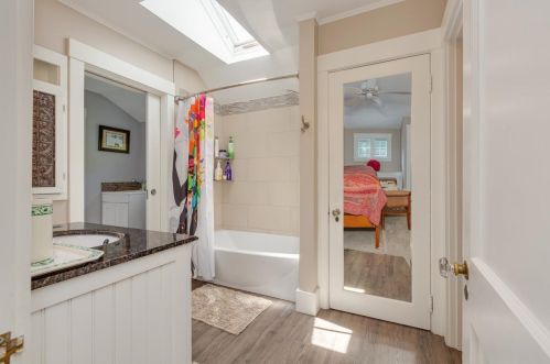 28 Westbourne Rd, Concord NH 03301-2916 exterior