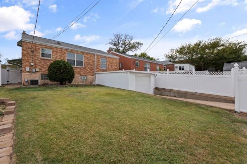 5227 Pernod Ave, Saint Louis MO 63139-1329 exterior