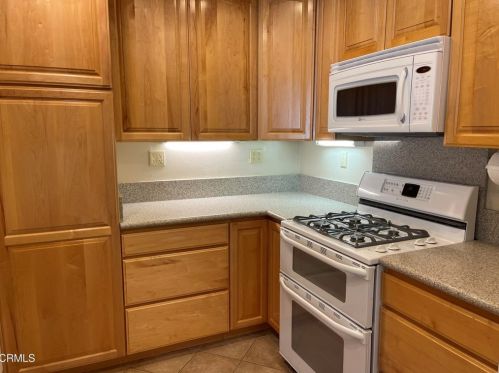 4687 San Sebastian Dr, Oxnard CA  93035-3644 exterior