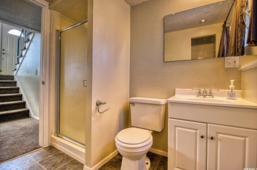 3728 Atmore Rd, Taylorsville UT 84084-1401 exterior