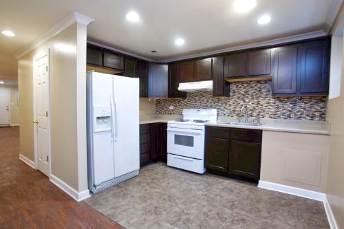 8054 Kimbark Ave, Chicago IL 60637-3720 exterior