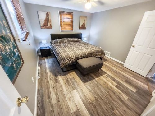 868 Greenville Ave, Providence RI  02919-1324 exterior