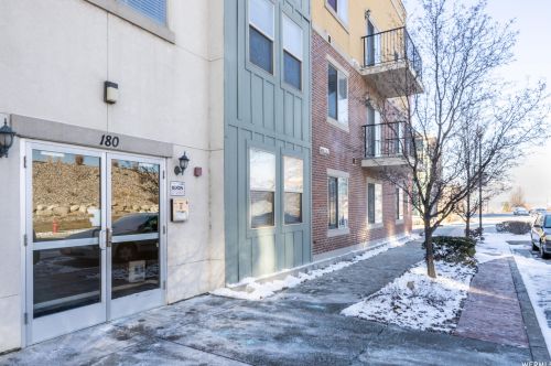 180 Albion Village Way, Sandy UT 84070-5601 exterior