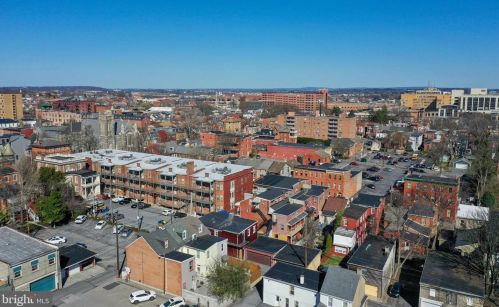 126 Walnut St, Lancaster PA 17602-5043 exterior