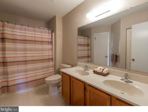 73 Victoria Dr, Chester PA 19014-1549 exterior