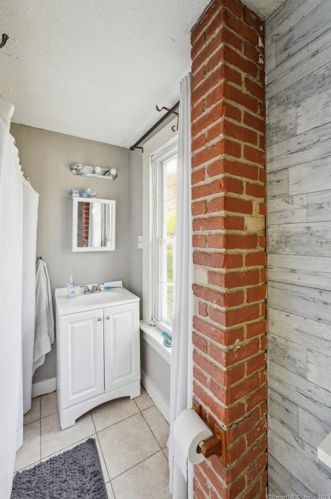 305 Francis St, New Britain CT  06053-3057 exterior