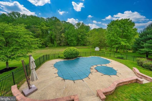 17531 Applewood Pl, Rockville MD 20855-1559 exterior