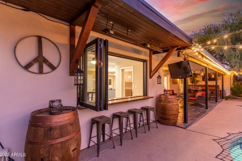 11605 37 Pl, Phoenix AZ 85050-2699 exterior