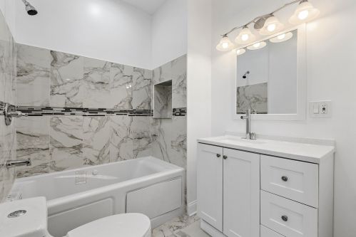 133 Laramie Ave, Chicago IL 60638-3021 exterior