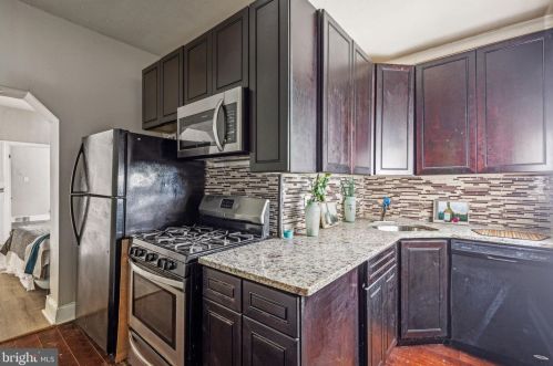 2203 Ellsworth St, Philadelphia PA 19146-2812 exterior