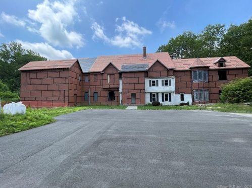 212 Old Mill Rd, Greenwich, CT 06831-2636