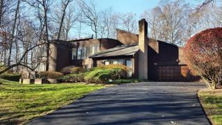 6836 Capri Pl, Bethesda MD  20817-4209 exterior
