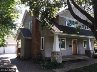 1042 Ruggles St, Saint Paul, MN 55113-6504