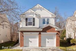 3016 Remington Oaks Cir, Cary NC  27519-8746 exterior