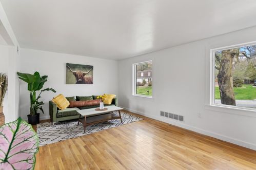 3828 Henley Dr, Pittsburgh PA  15235-5041 exterior