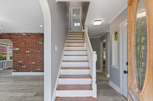 39 Law St, Valley Stream NY  11580-1017 exterior