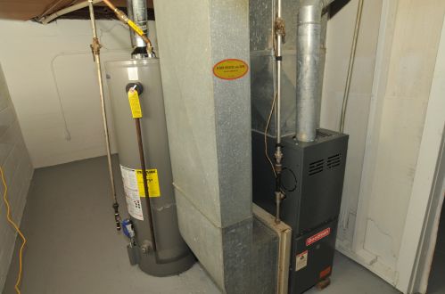 407 61, Milwaukee WI 53213-4124 exterior