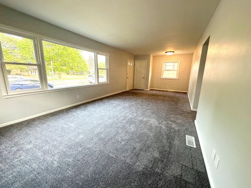 4573 76th St, Milwaukee, WI 53220-3718