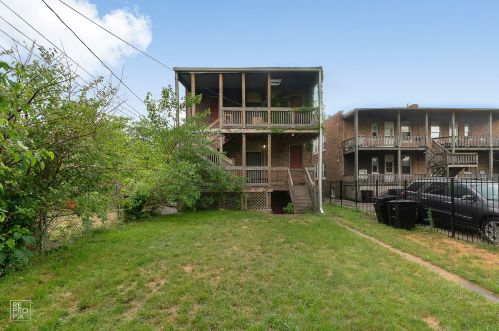 7549 Saginaw Ave, Chicago IL 60649-3725 exterior