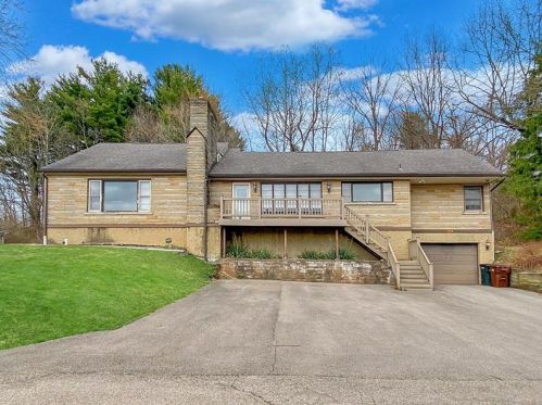 124 Sunset Dr, New Castle, PA 16105-1162