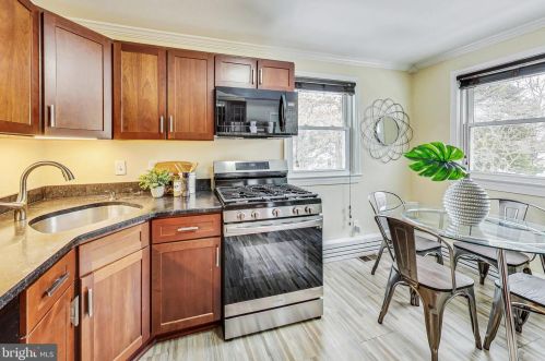 903 Robin Rd, Silver Spring MD  20901-1872 exterior