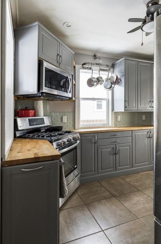 1657 Charles Ave, Saint Paul MN 55104-2226 exterior